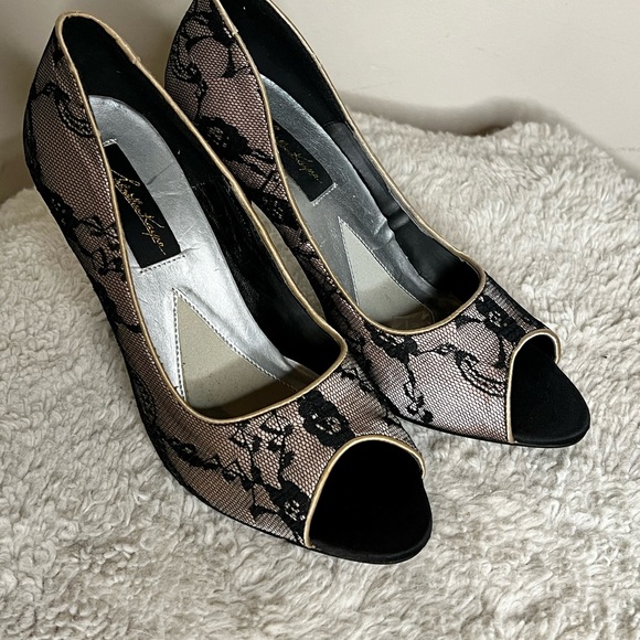 NIB Jonathan Kayne high heels size 8 black over nude color peep toe NWT. - Picture 4 of 8